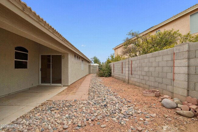 Building Photo - 15661 W Hammond Dr