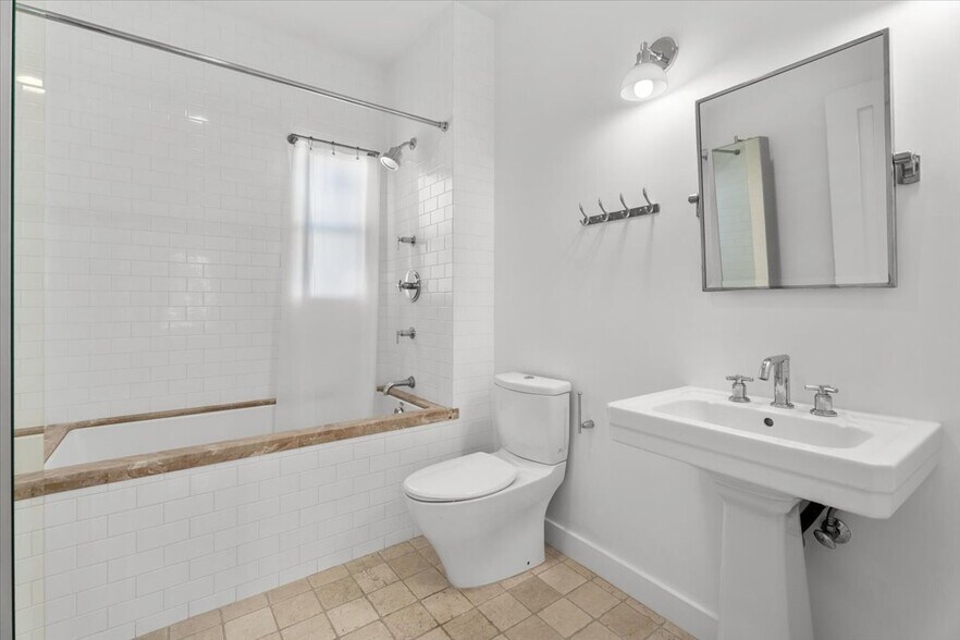 Building Photo - 1229 22nd St