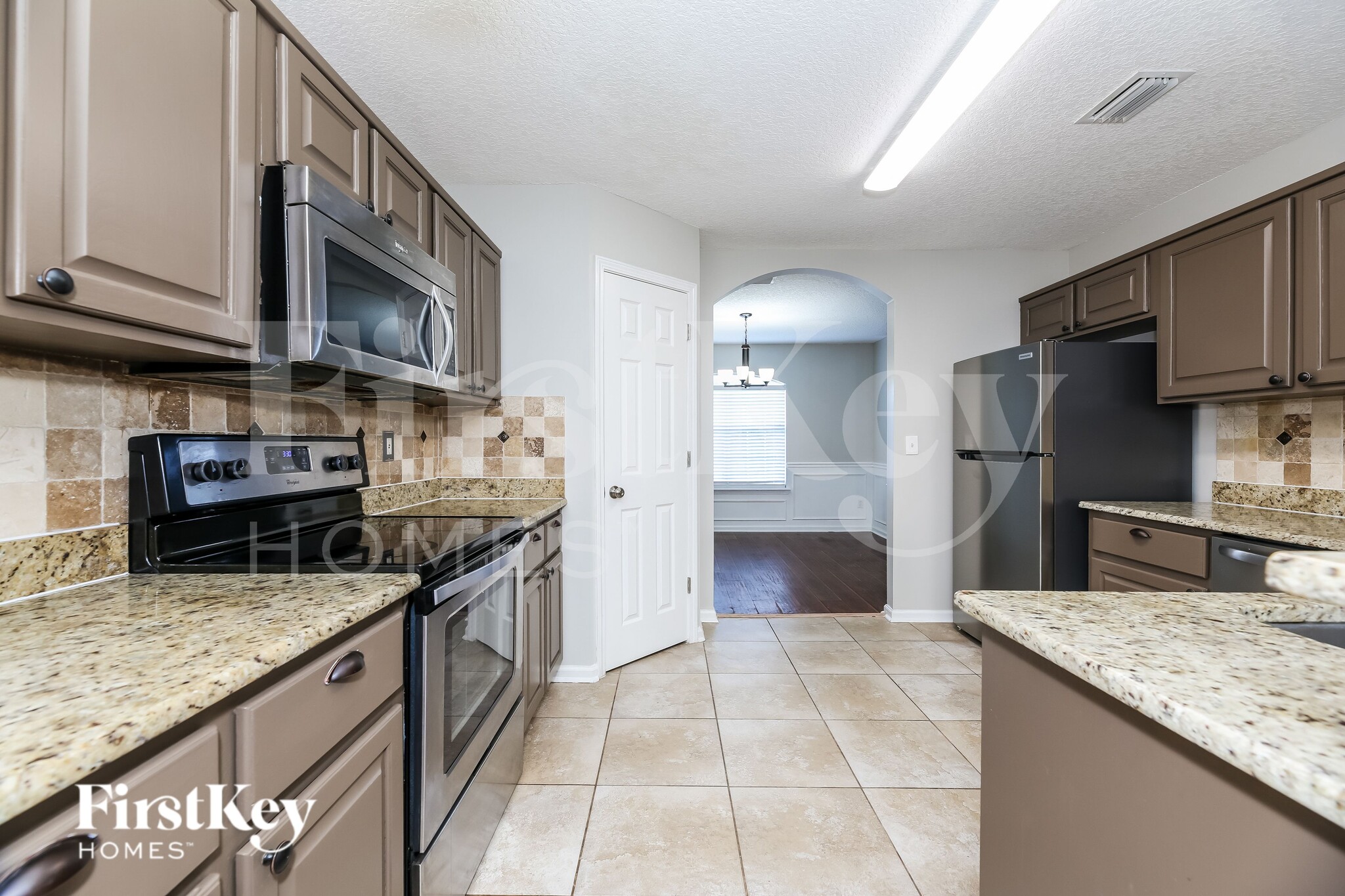 Building Photo - 2921 Ravine Hill Dr