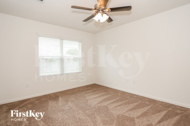 Building Photo - 1053 SW Canary Terrace