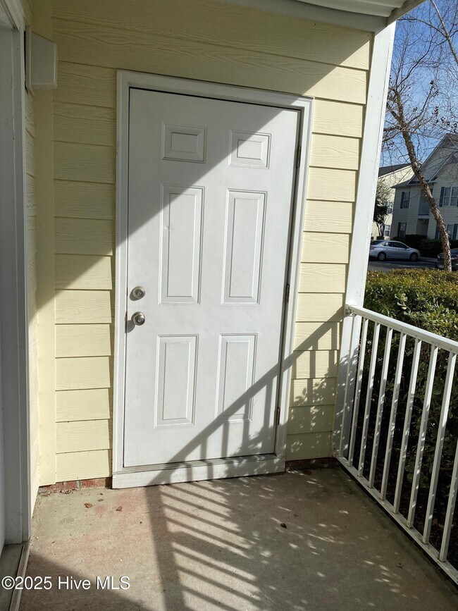 Building Photo - 5010 Hunters Trail