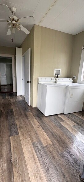 Building Photo - 530 Cherry St