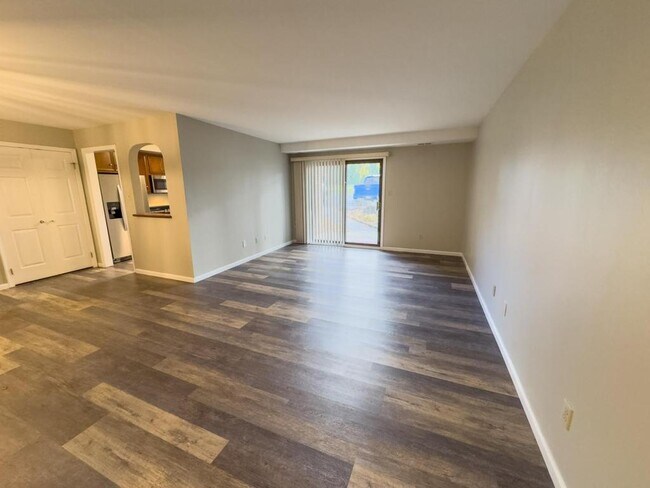 Building Photo - 4549 1/2 Hedgerow Dr