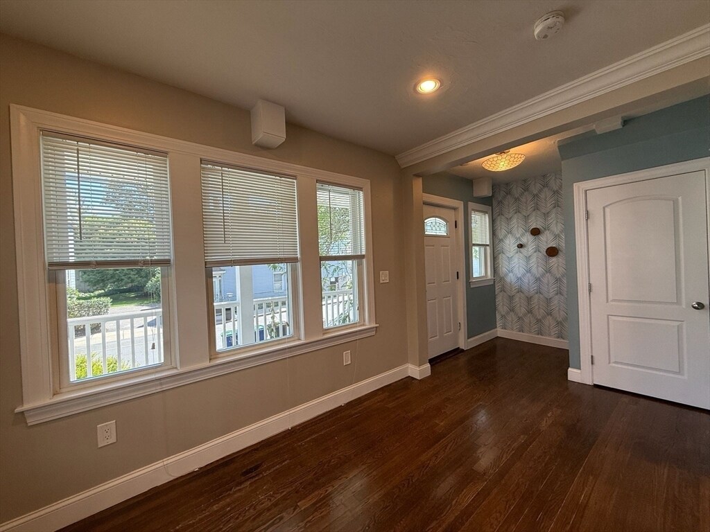 Building Photo - 210 Cedar St