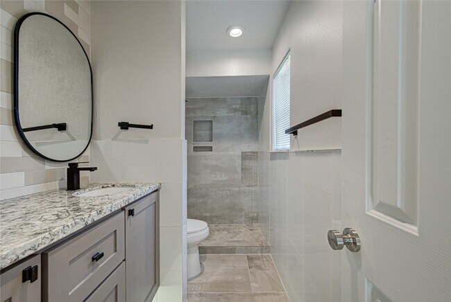 Building Photo - 4931 Lake Catherine Ct