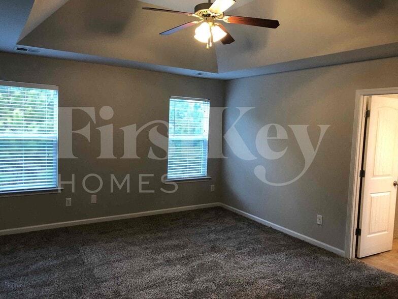 Building Photo - 194 Eastridge Way