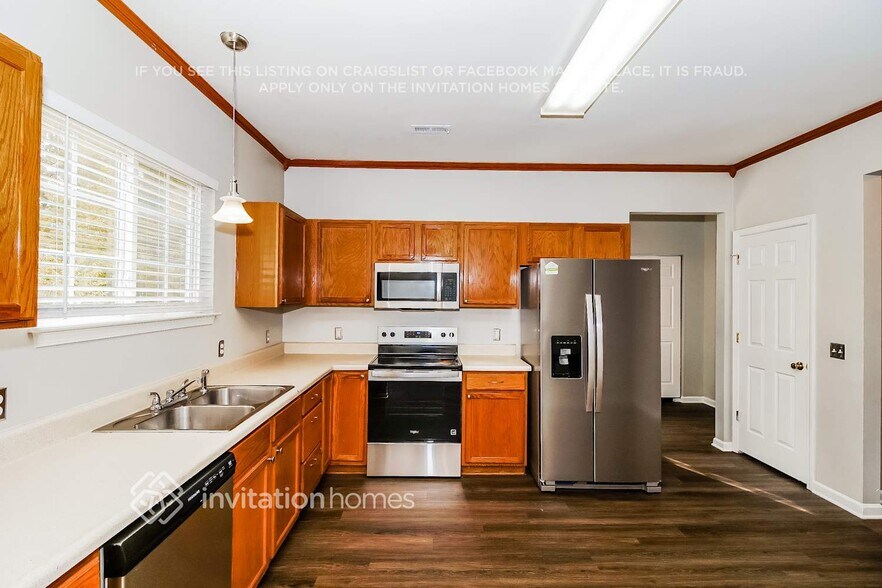 Building Photo - 173 Mellwood Dr