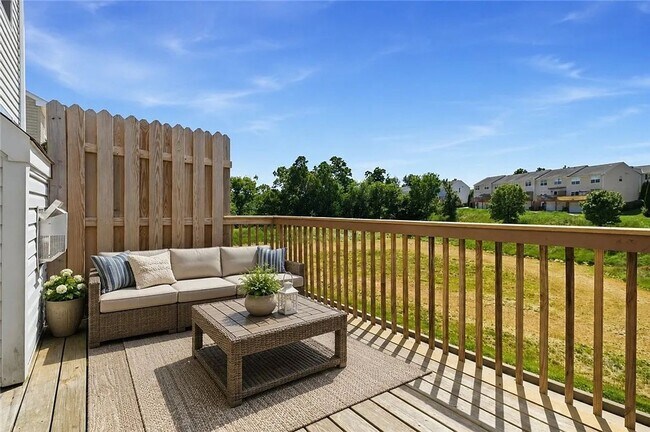 Building Photo - 10565 Cherry Grove Ct