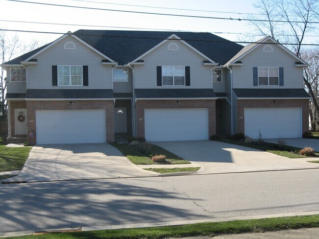 Primary Photo - 347 Sheraton Dr NW