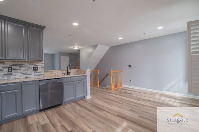 Building Photo - 113 Brightwater Dr