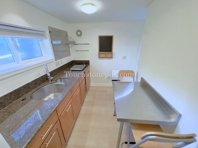 Building Photo - 2025-AZIMUTH1