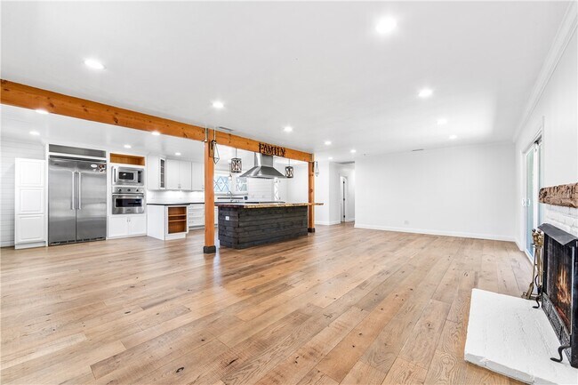 Building Photo - 1281 La Colina Dr