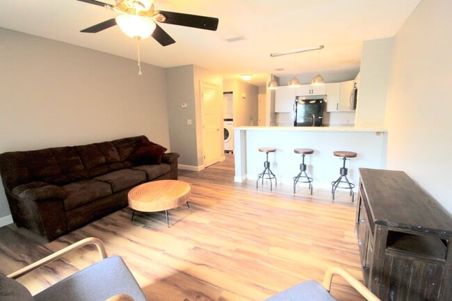 Building Photo - 1348 Hunters Rd