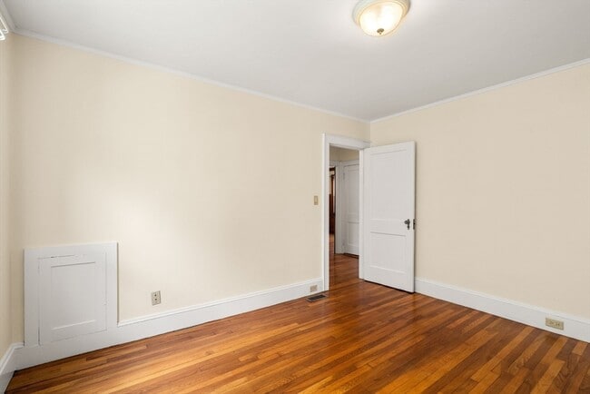 Building Photo - 88 Grove St
