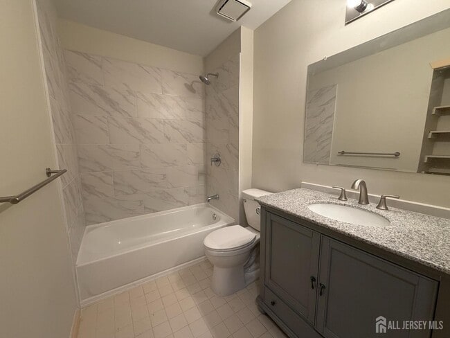 Building Photo - 9208 Tamarron Dr