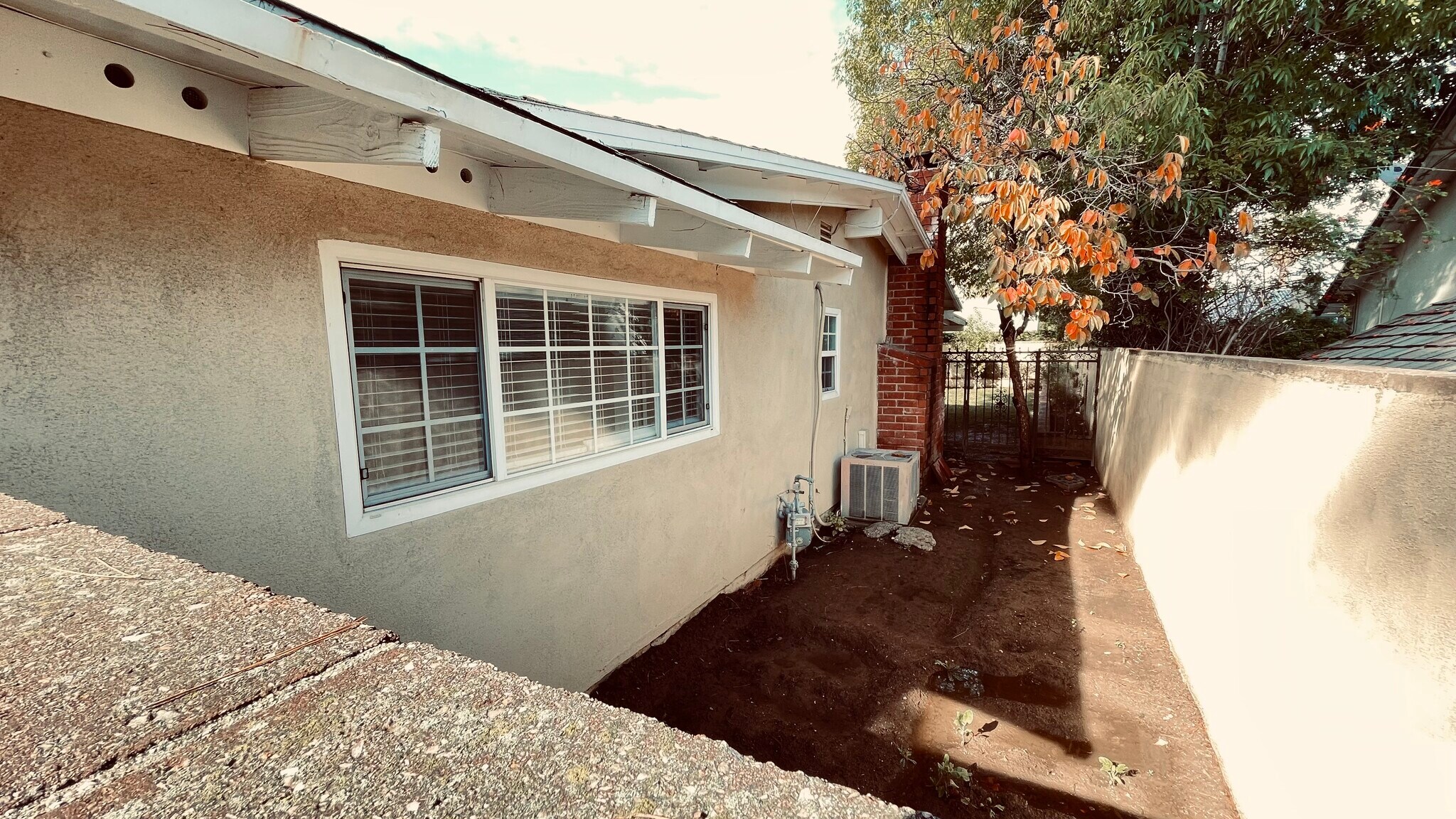 Side Yard - 22321 Hartland St