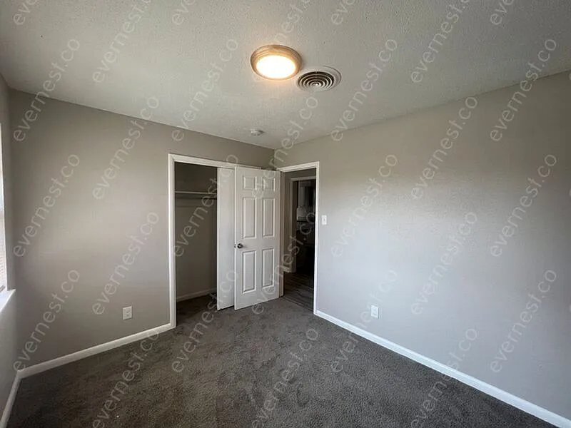 Building Photo - 7012 Yarberry Ln