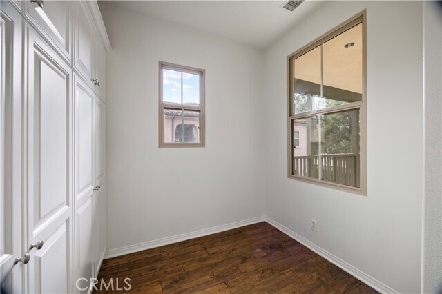 Building Photo - 60 Peony