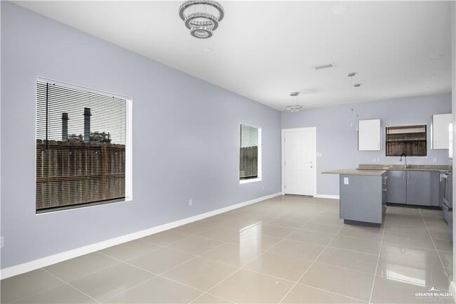 Building Photo - 17 Stardust Ln