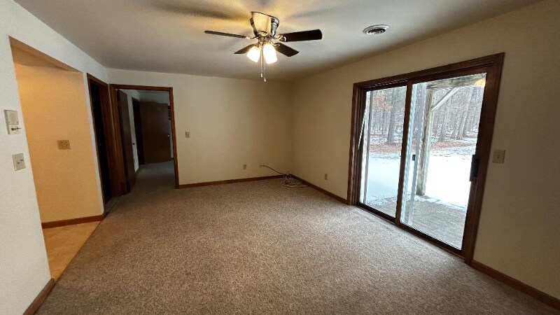 Building Photo - 916 Kings Rd