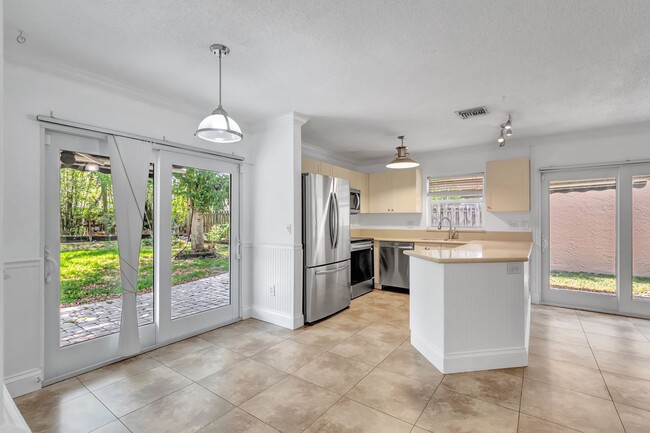 Building Photo - Boca Raton Modern Comfort Meets Florida Ch...