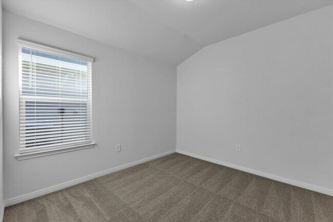 Building Photo - 5028 Hazelnut Ln