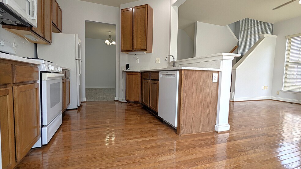 Building Photo - 46368 Hobbs Sq