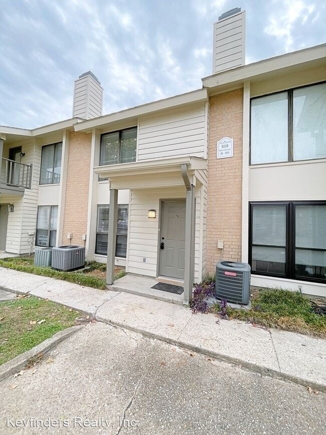 Building Photo - 1 br, 1.5 bath House - 5110 Butter Creek L...