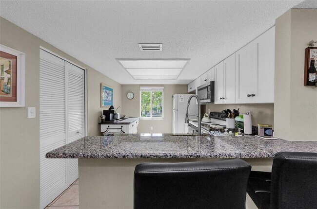 Building Photo - 146 Cypress Ln