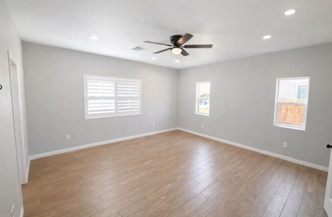 Building Photo - Executive Retreat in Brawley: Spacious 5-Bedroom Home Ideal for Corporate Stays or Refined Family...