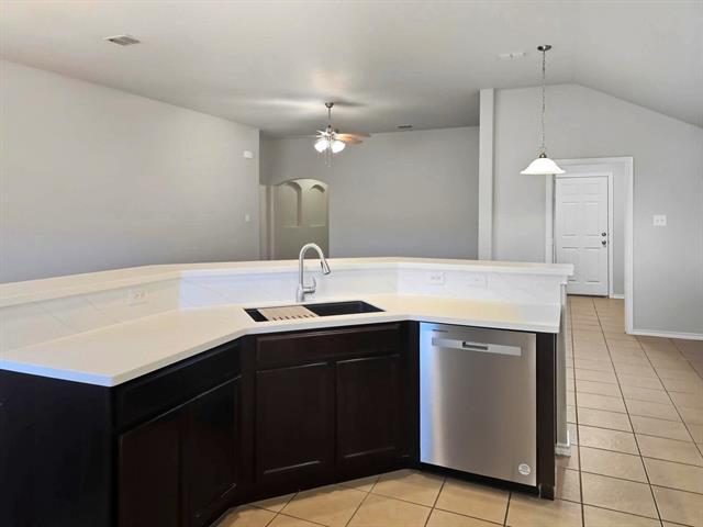 Building Photo - 2820 Stonewall Ln