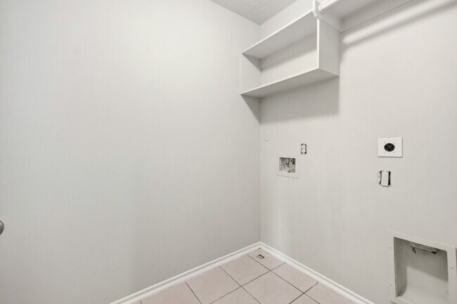 Building Photo - 13107 Peppergate Ln