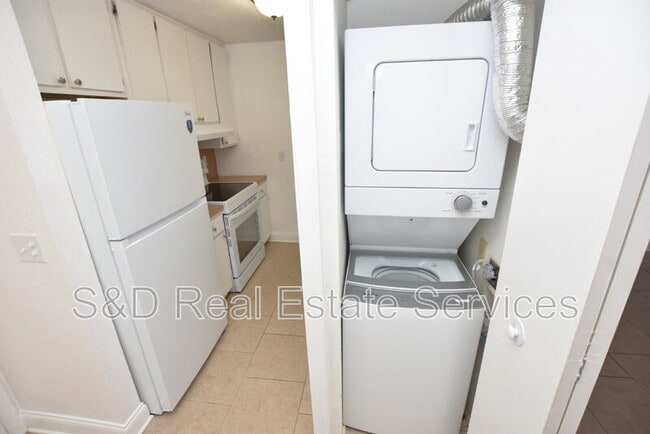 Building Photo - 141 Fernery Rd