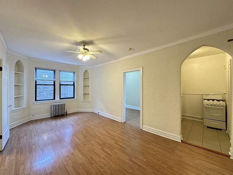 Building Photo - 4847 N Damen Ave