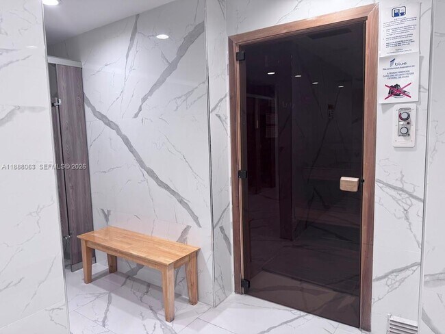 Building Photo - 601 NE 36th St