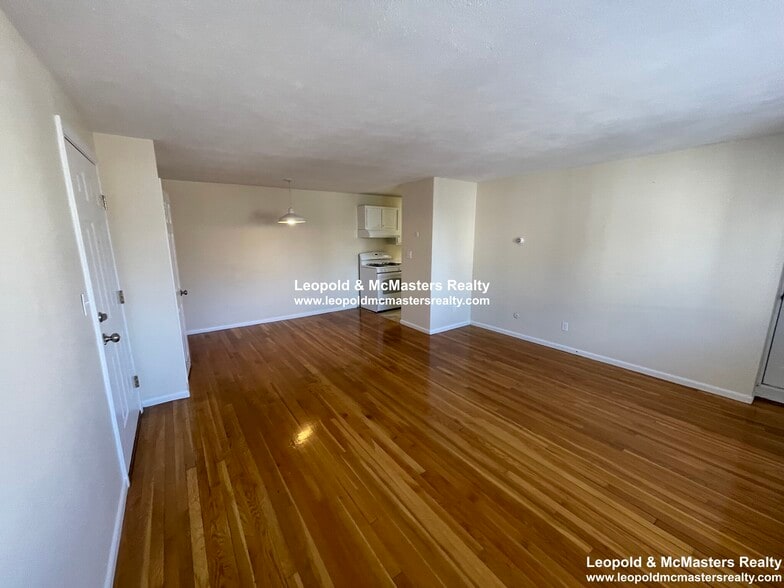 Building Photo - 81 Litchfield St