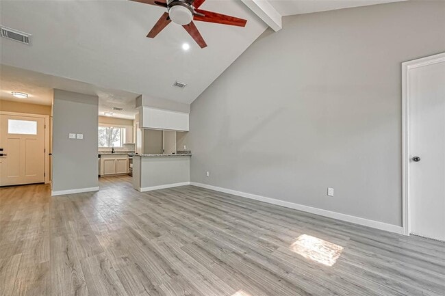 Building Photo - 12 Field Flower Ct