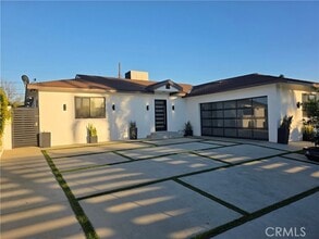 Building Photo - 7954 Crosnoe Ave