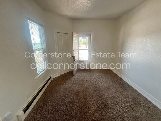 Building Photo - 326 E St Vrain St