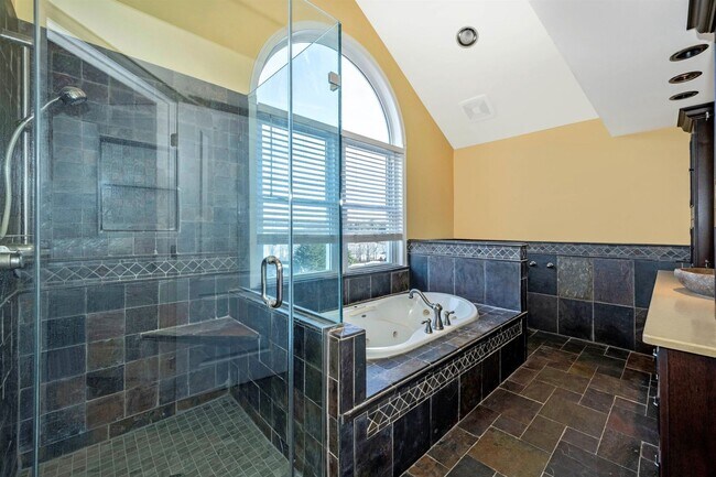 Building Photo - WELLER ESTATES