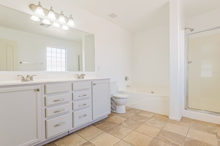 Building Photo - 2668 S Southwind Dr