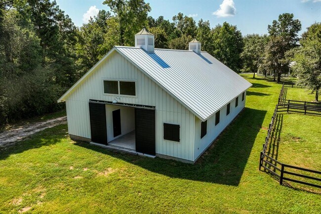 Building Photo - 9879 Stubbs Rd