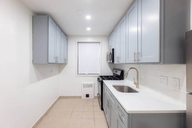 Building Photo - 131-11 Kew Gardens Rd