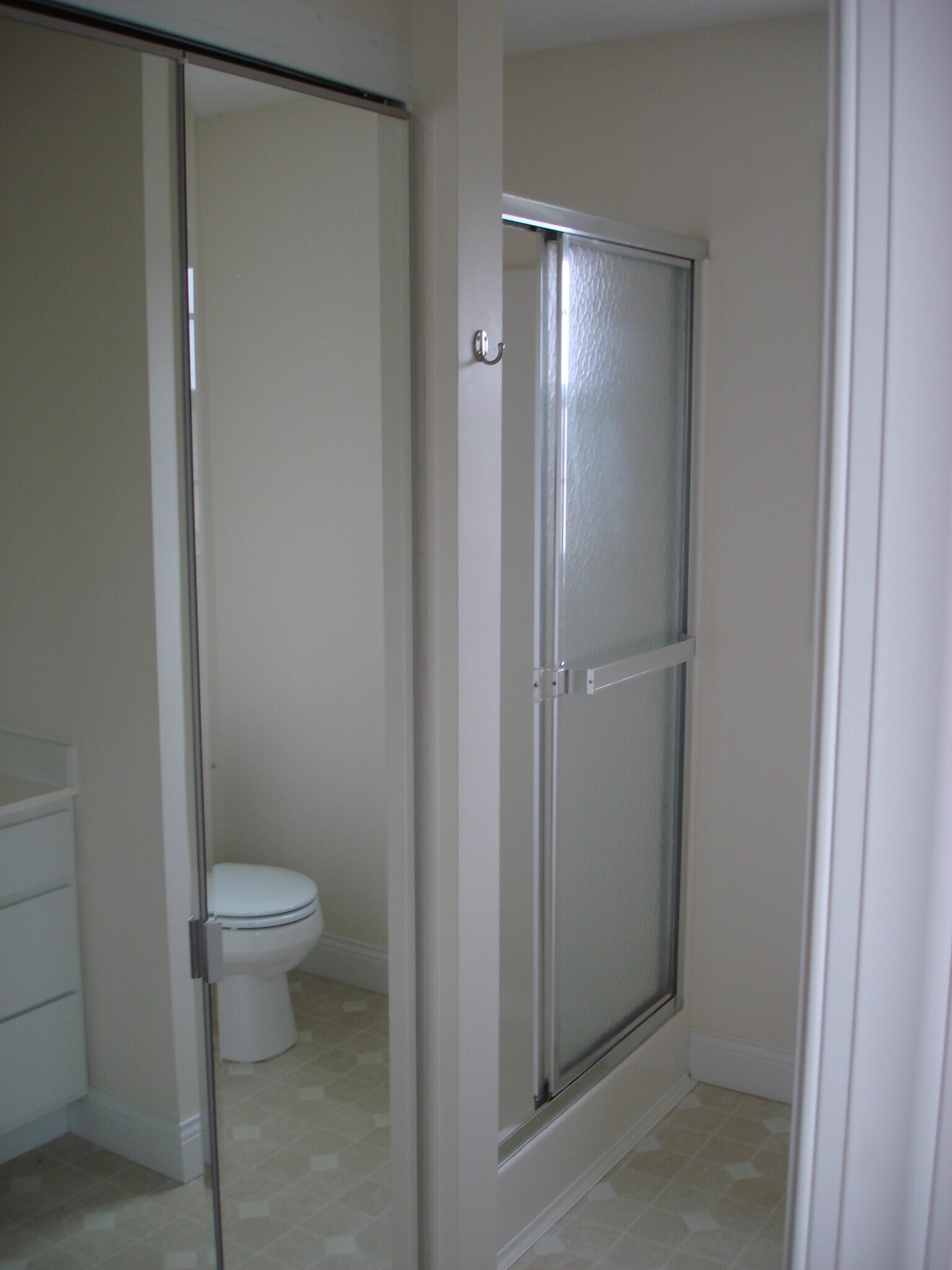 Building Photo - 1073 W Cook Rd