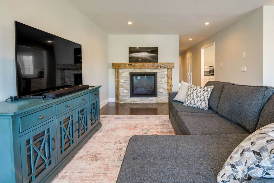 Building Photo - 4631-4633 Irving Street-SI FL2-ID1546509P