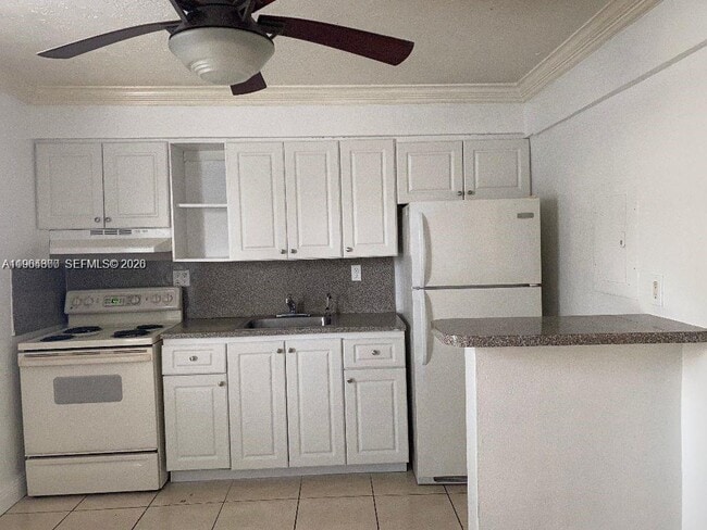 Building Photo - 11 SW 32nd Ave