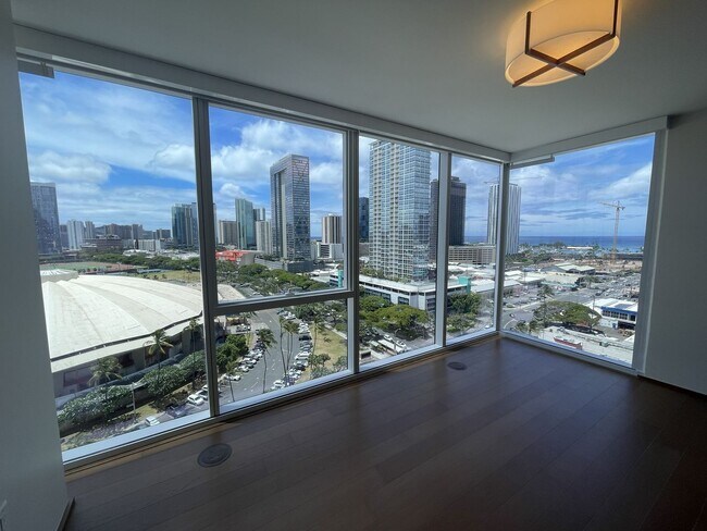 Building Photo - Symphony 1603