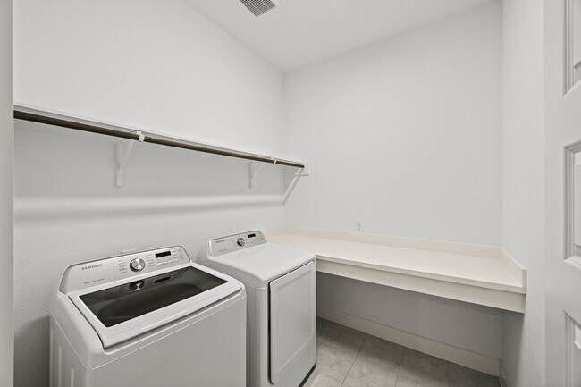 Building Photo - 15914 Dedication Dr