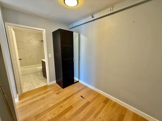 Building Photo - 111 W Maple St