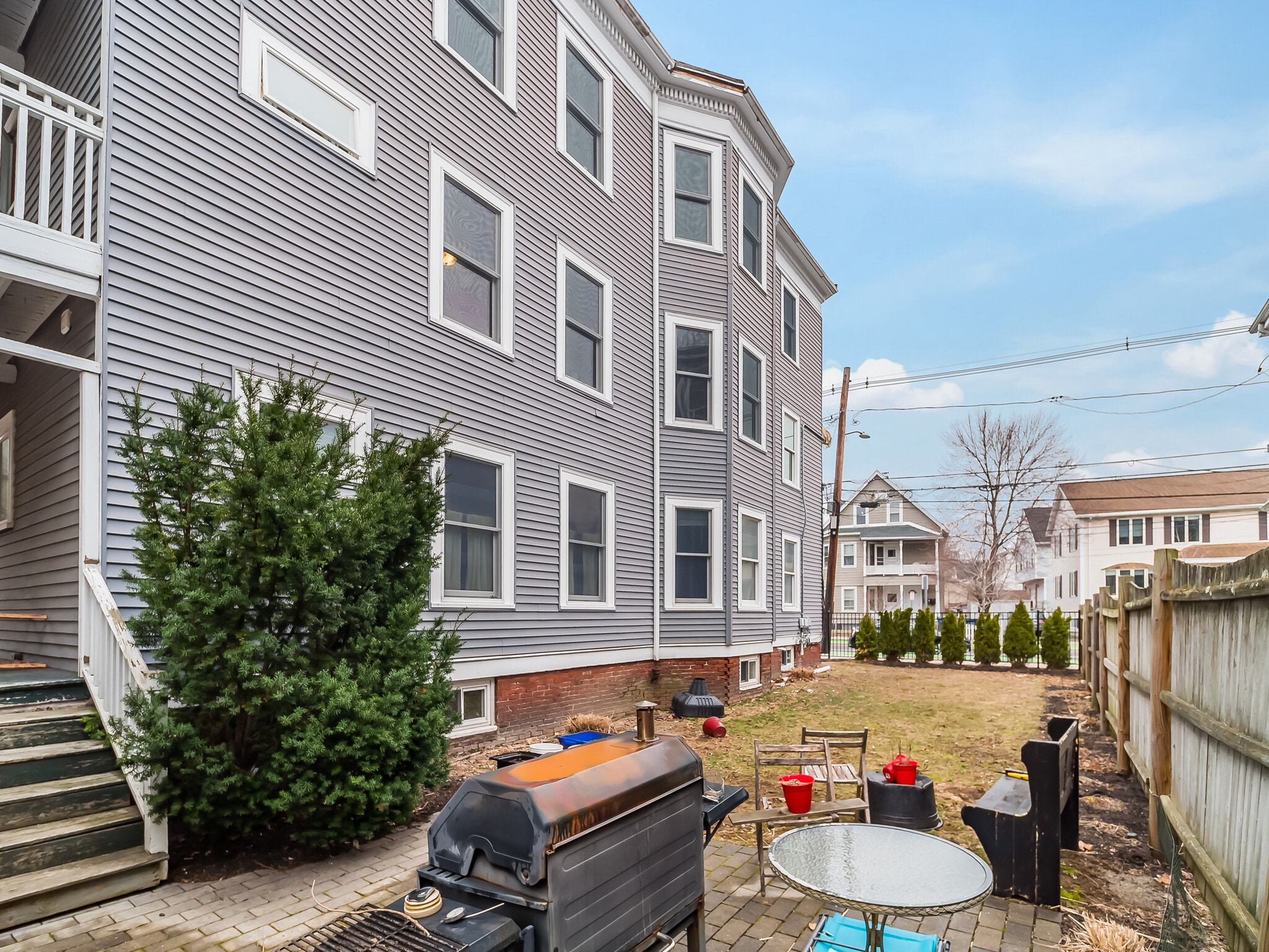 Building Photo - 318 Beacon St